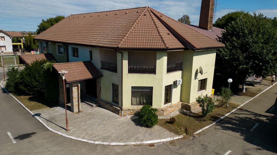 Casă in Cartierul Verde - Poză 1