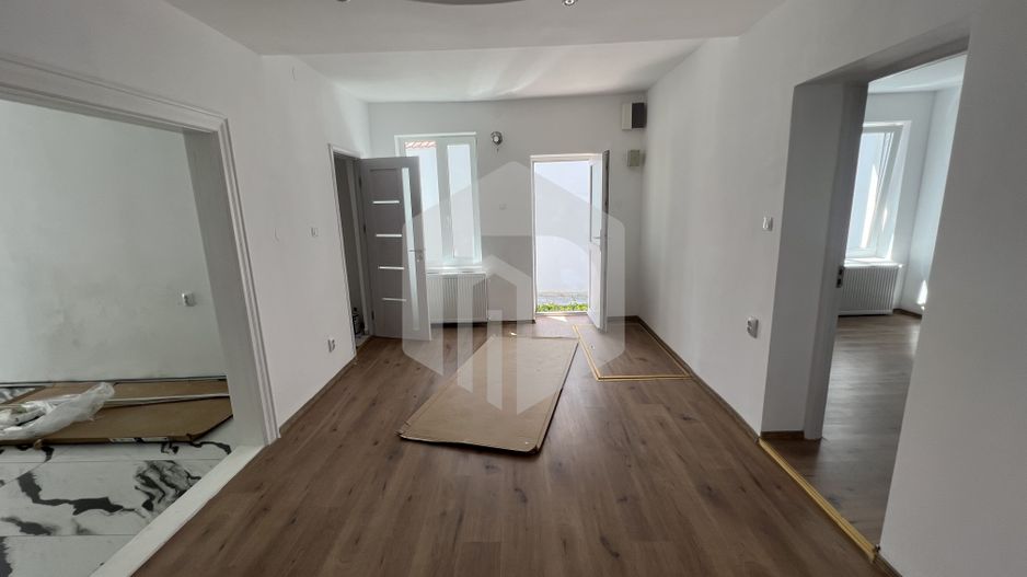Casa de inchiriat renovata- Zona Moldoveanu- 400 mp - Poză 4
