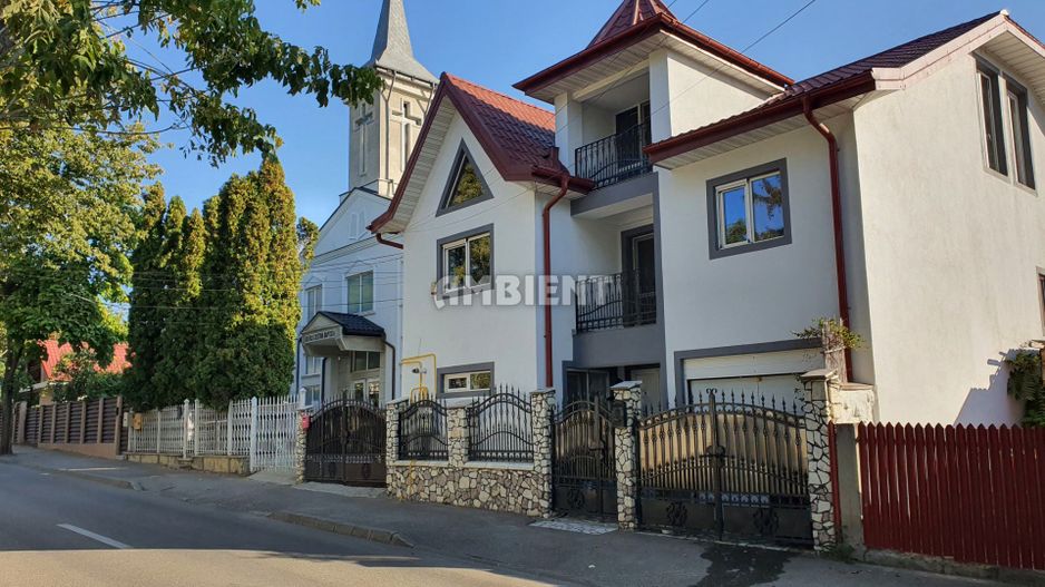 Vilă P+1E+M, ideală pentru activități comerciale, zona Donici; - Poză 1