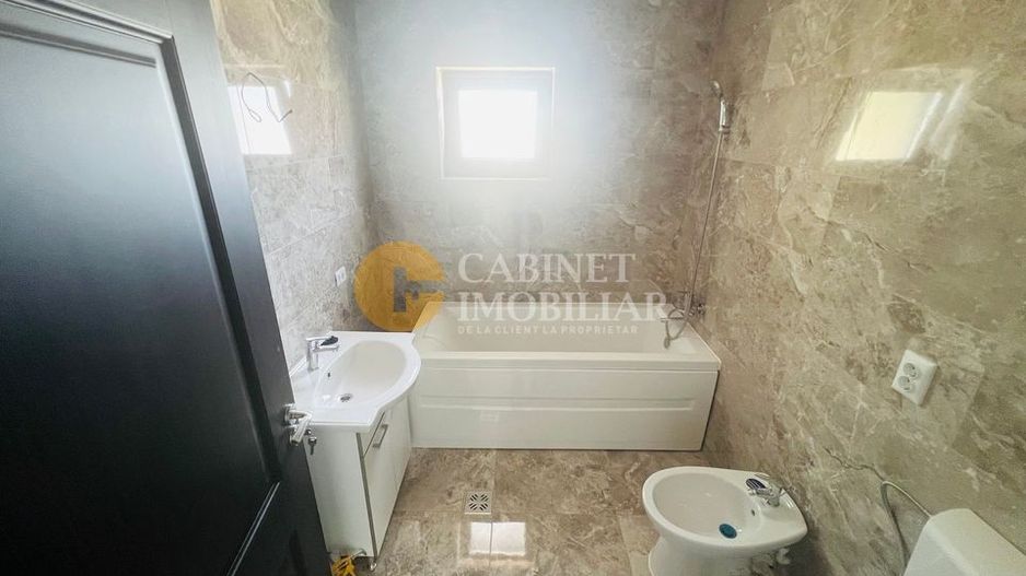 Casa individuala LA ASFALT - 3 camere - 410mp teren - toate utilitatile - Poză 4