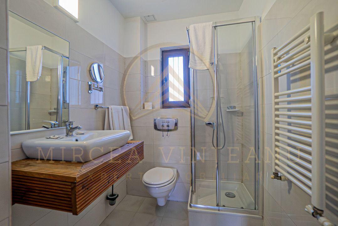 Hotel 3 Stele de Vânzare la  Delfinariu, aproape de Mamaia - Poză 26