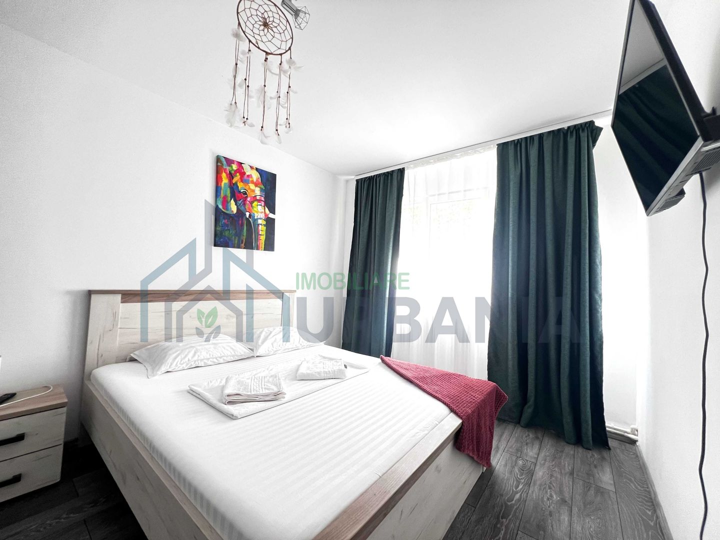 Apartament 2 camere, renovat 2026, central Podu Ros, cu loc de parcare inclus - Poză 1