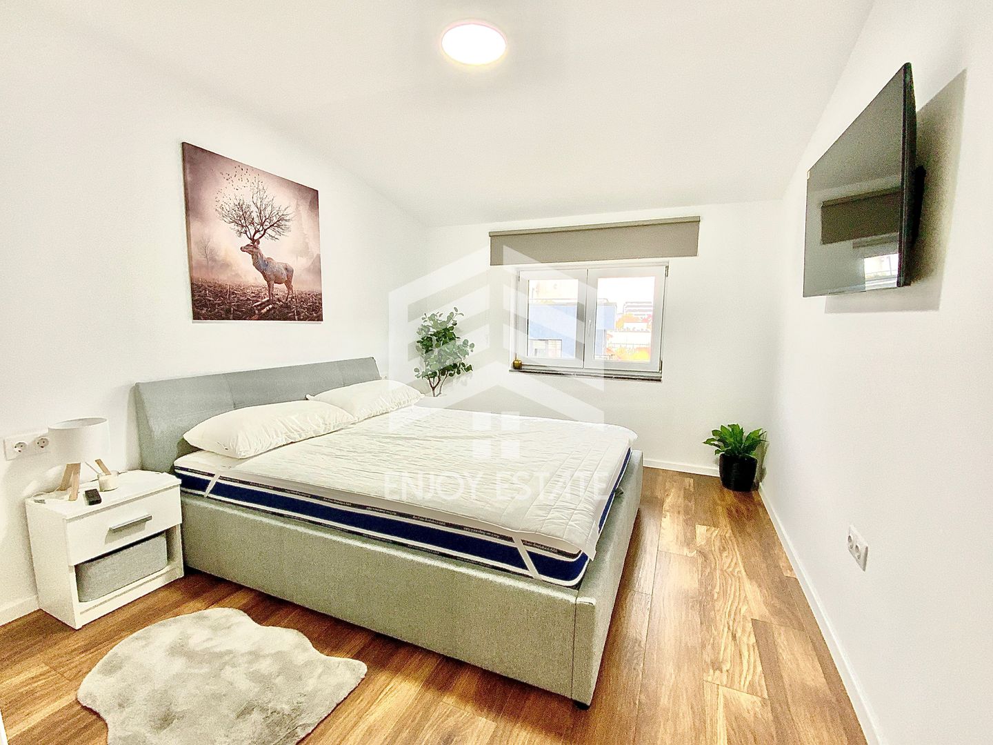 Apartament NOU, mobilat și utilat complet, parcare inclusă - Poză 1