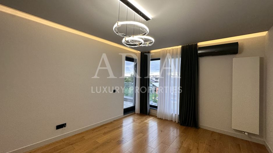 Vila de LUX cu 7 camere IANCU NICOLAE - Poză 30