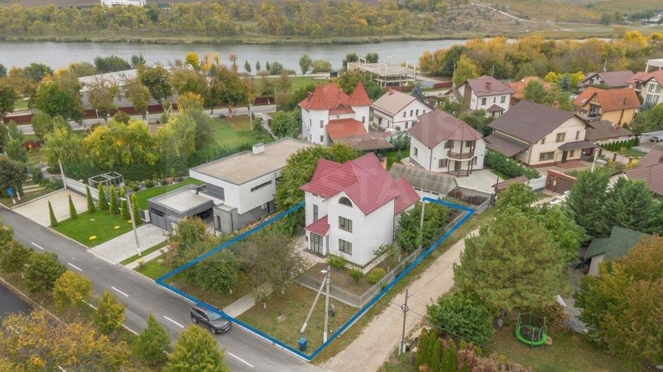Vânzare casă 190 mp, str. Luceafărul, Grătiești - Poză 1