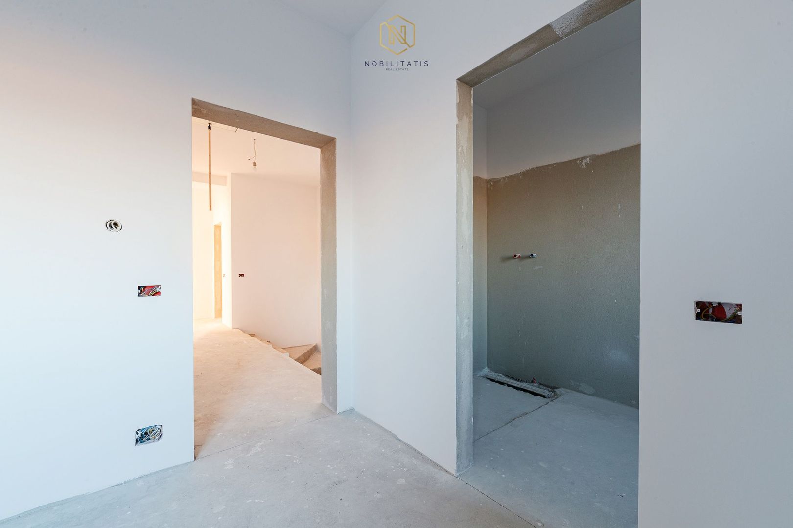 Duplex nou deosebit - despartit prin camera tehnica | Curte amenajata - Poză 25