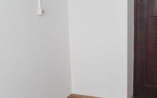 Cameră de vânzare, zona Bucium-Bularga, renovată, parchet, termopan, parter, 17000 euro negociabil - Poză 3