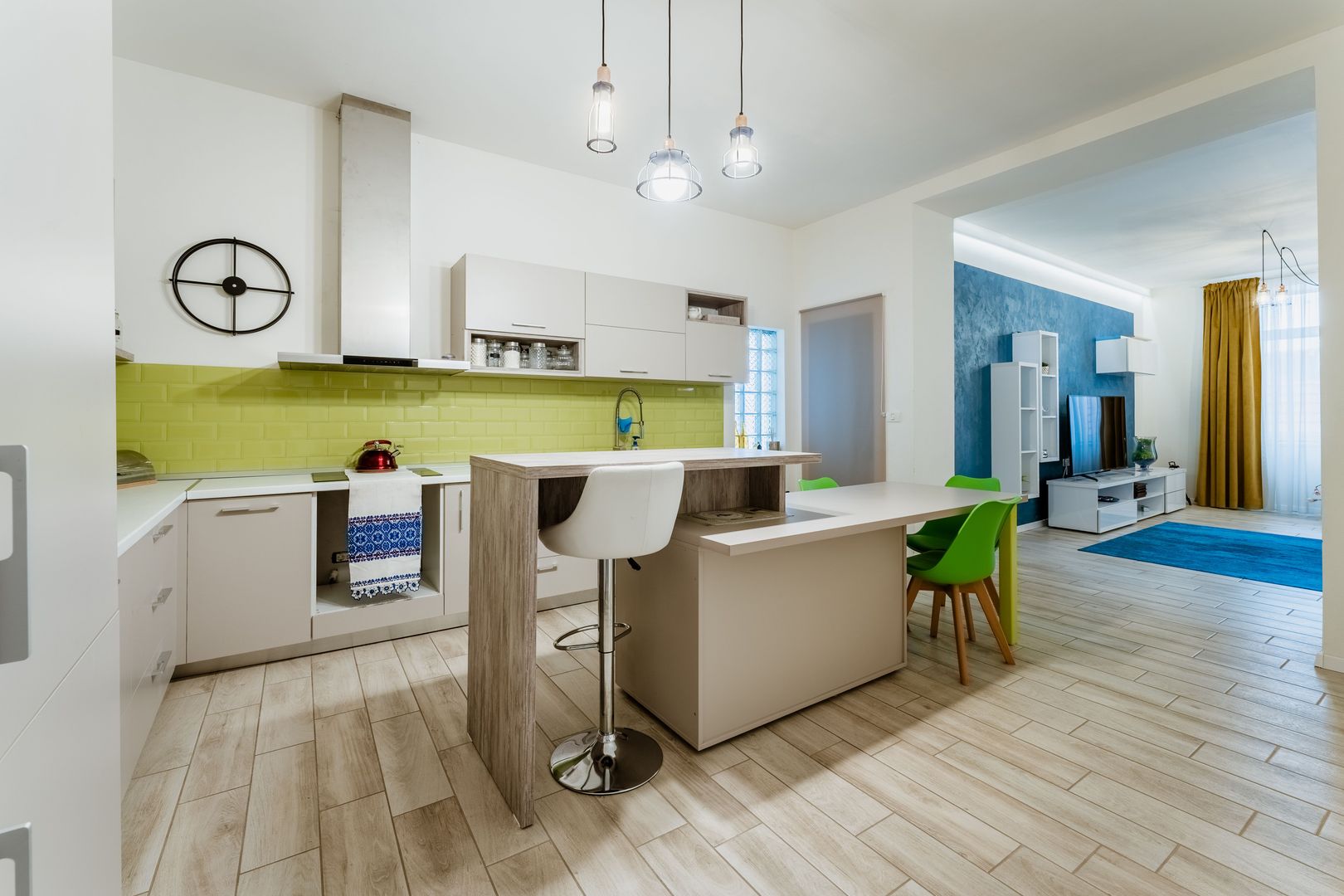 Apartament ultracentral modern la cheie - Poză 3