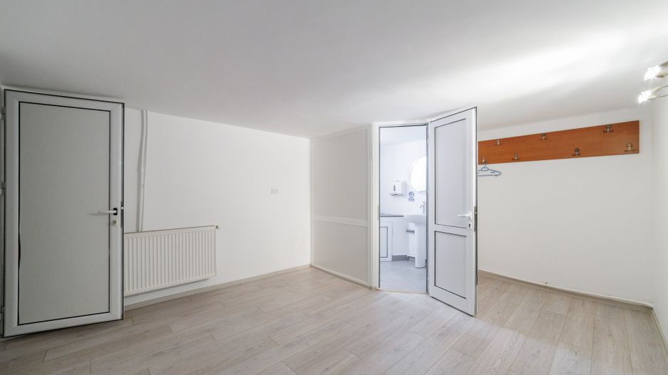 Proprietate multifunctionala | Doua cladiri | 581 mp | Pitesti - Poză 4