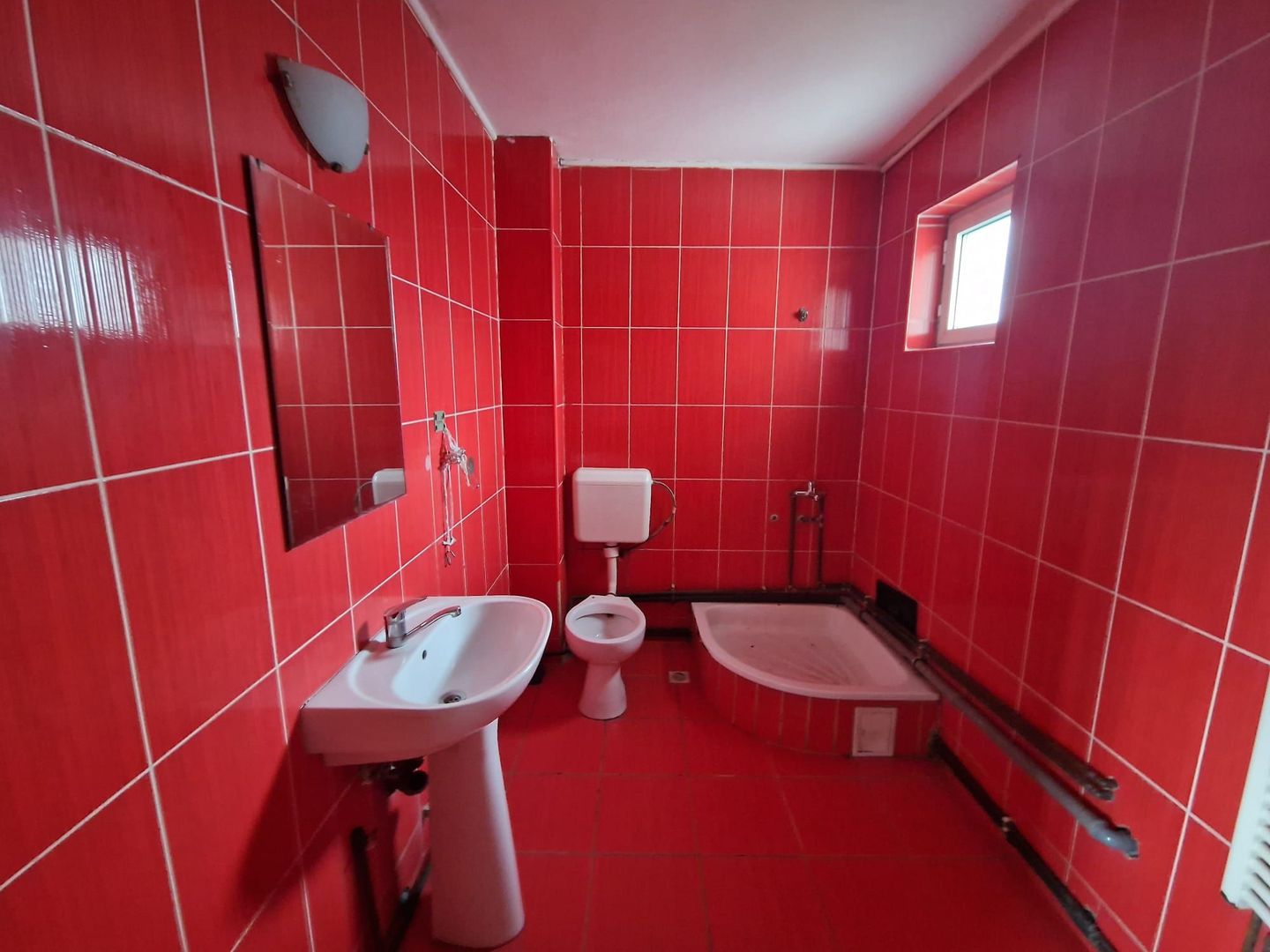 Casă spațioasă de închiriat – Valea Mare, Ștefănești, 2 km de Pitesti - Poză 4