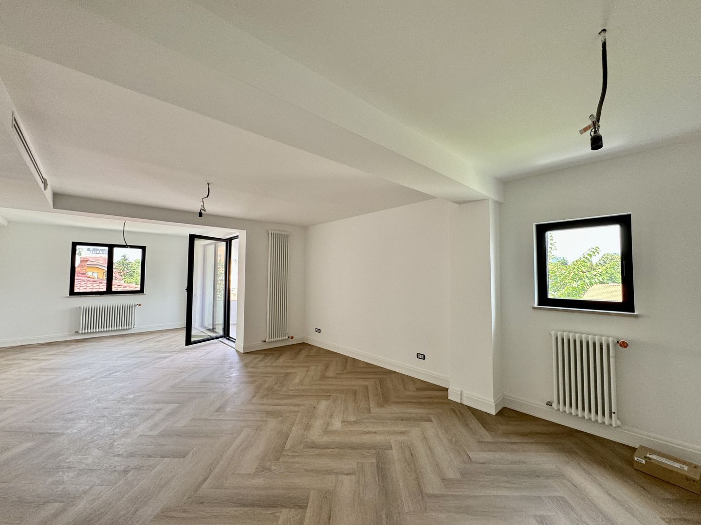 Primaverii vila 650 mp stil arhitectonic neoromanesc - Poză 12