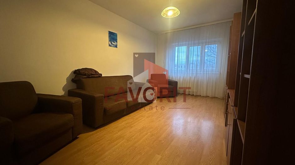 3 camere | zona excelenta | izolat interior | etaj intermediar | - Poză 2