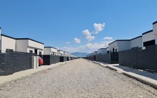 Casa 4 camere un nivel finalizata intabulata cartier Izvor Tarlungeni - Poză 12