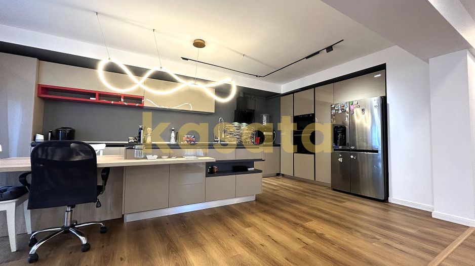 4 camere I Cosmopolis I 125 utili I vedere panormica I parcare - Poză 9