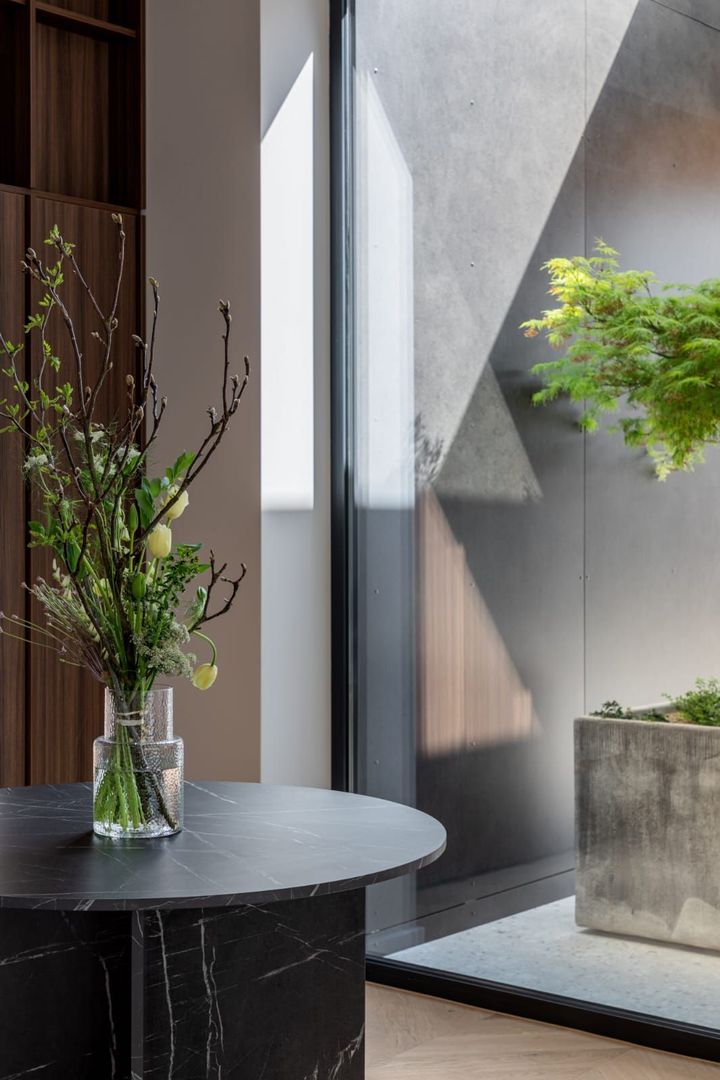 Vilă modernă cu piscină, finisaje premium și dotări de top - Poză 19