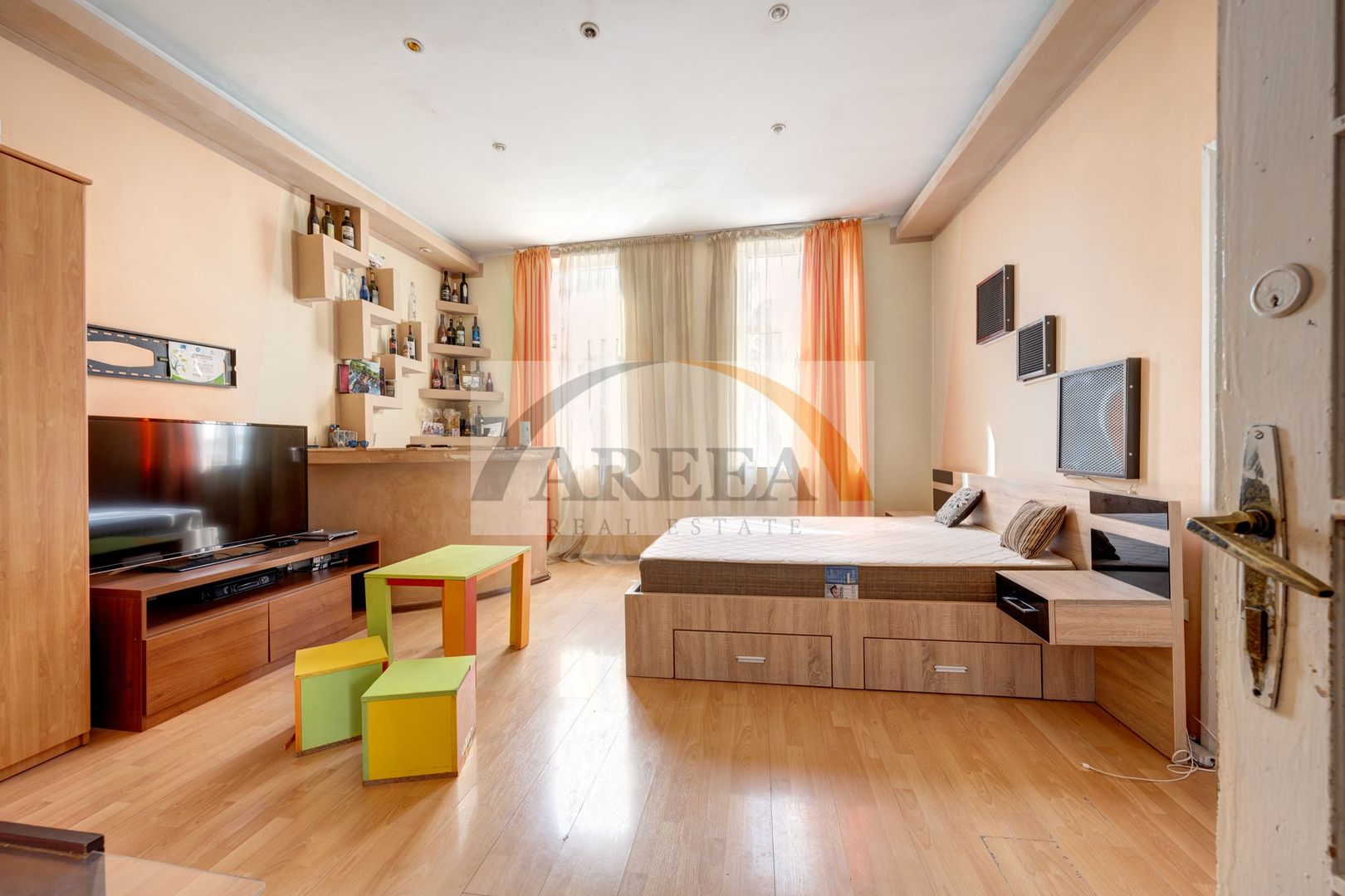 Proprietate in vila, etaj, partial renovat - Pasajul Unirii - 154 mp - Poză 9