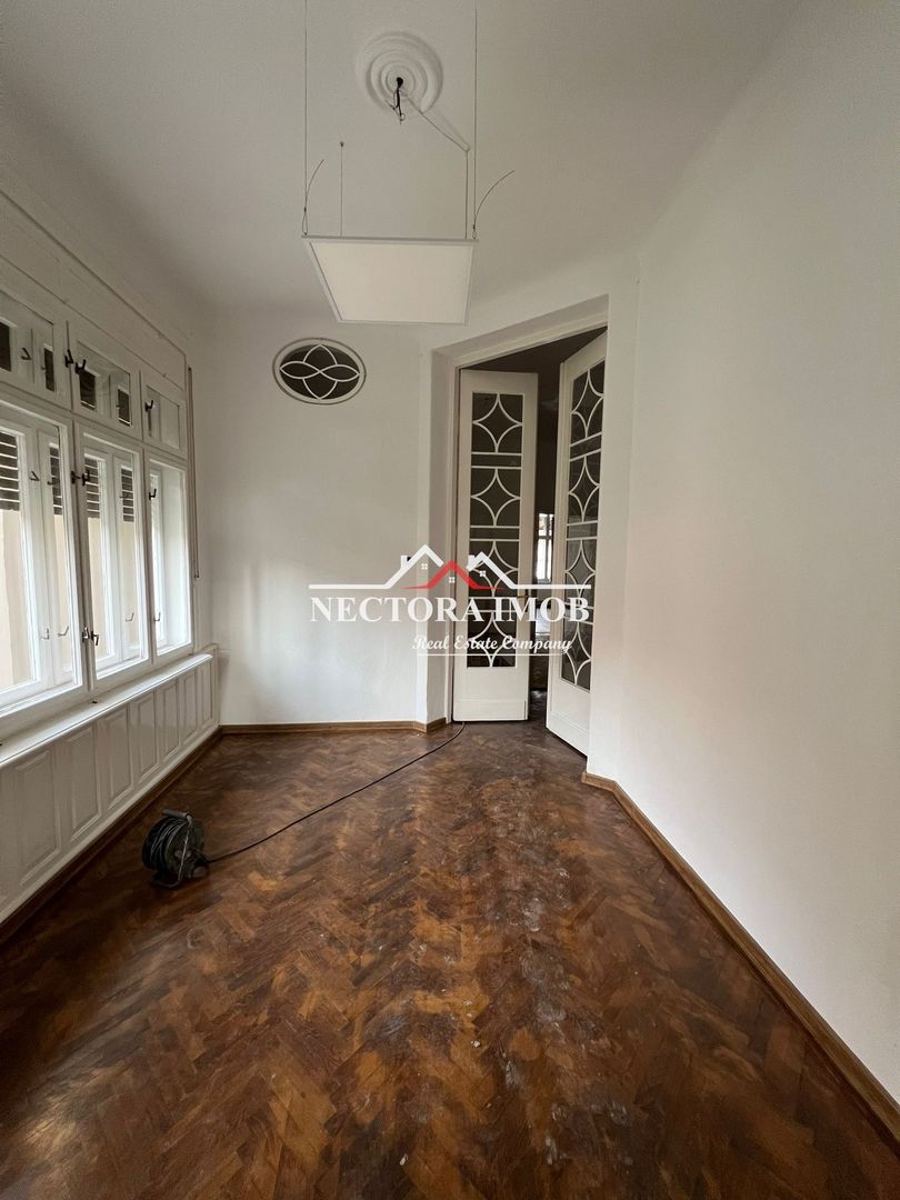 NECTORA IMOB-Apartament 3 cam. la casa, Ultracentral,121mp+128mp teren - Poză 1