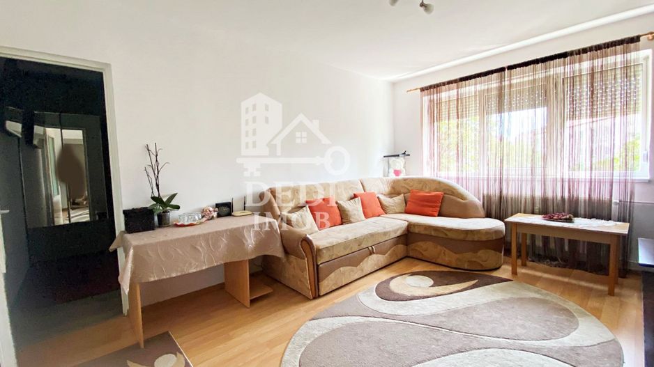 Apartament 3 camere de vânzare in zona Rogerius, Oradea - Poză 1