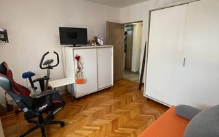Apartament cu 3 camere de vanzare, zona Cetate - Poză 2