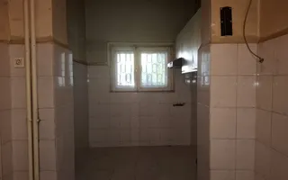 URGENT!, TEREN IN PROPRIETAE, RENOVATA IN 1996, NEGOCIABIL - Poză 12