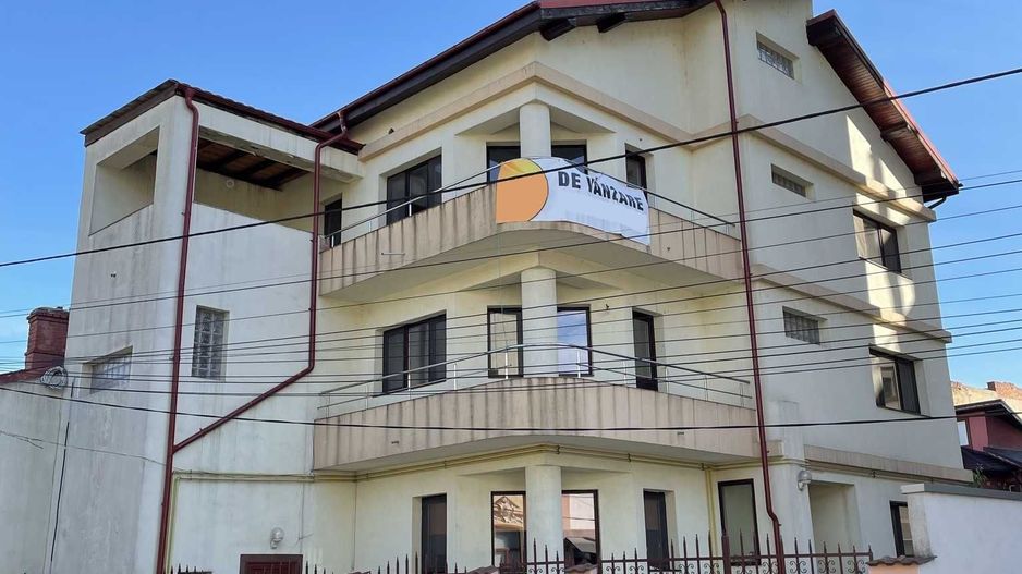 Ag BRASADAS vinde vila 8 cam curte 237mp D+P+2+M  13 Sept. - Poză 1