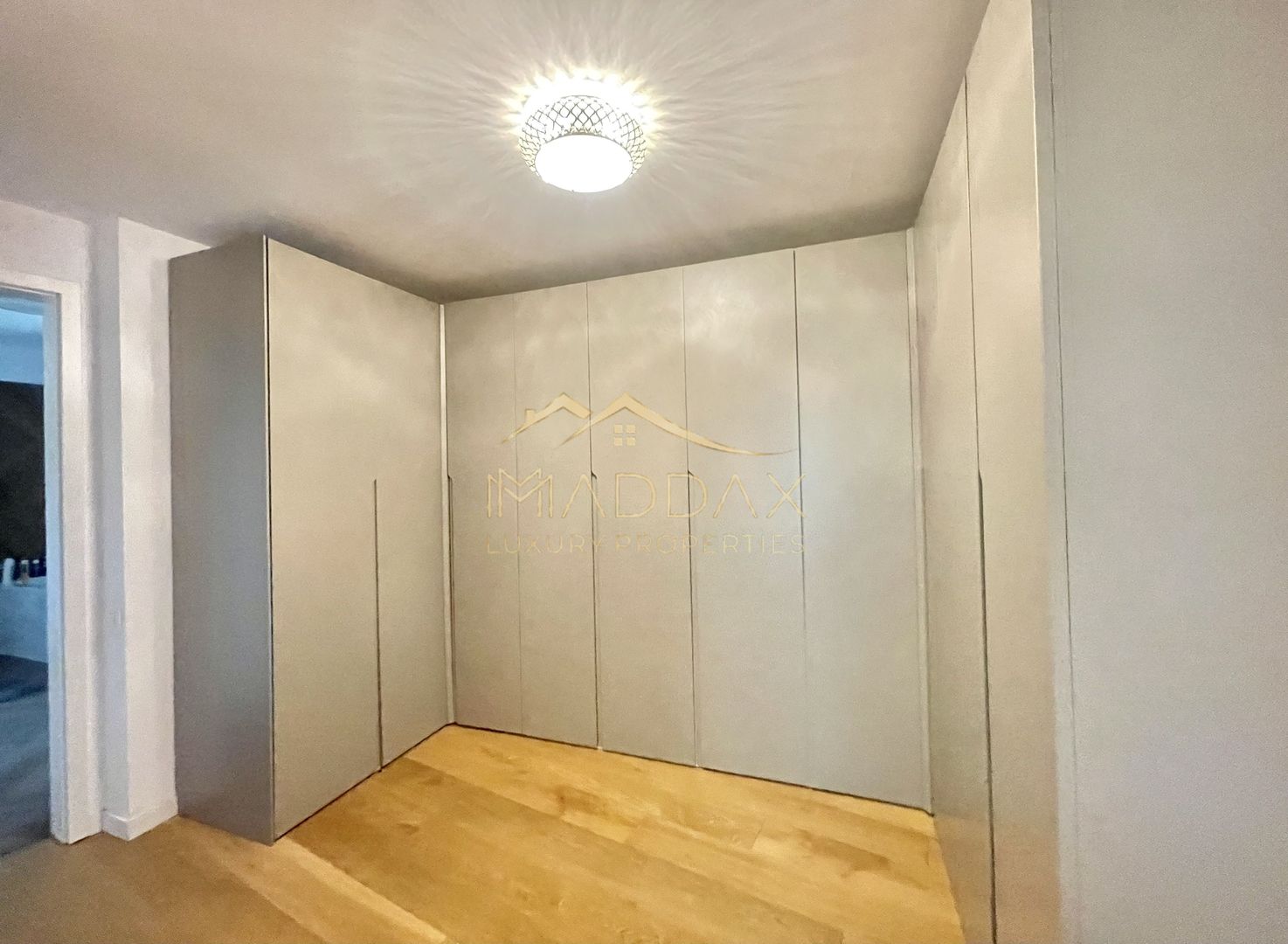 Masterpiece Villa**7 camere**Sauna**Jacuzzi//Dumbrava Vlasiei - Poză 17