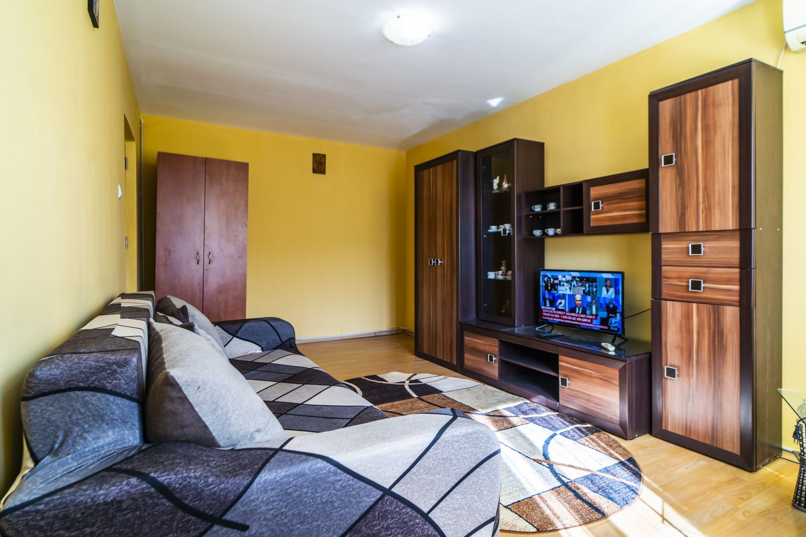Apartament 2 camere, mutare imediata, zona Ghencea, capatul tramvaiului 41! - Poză 4