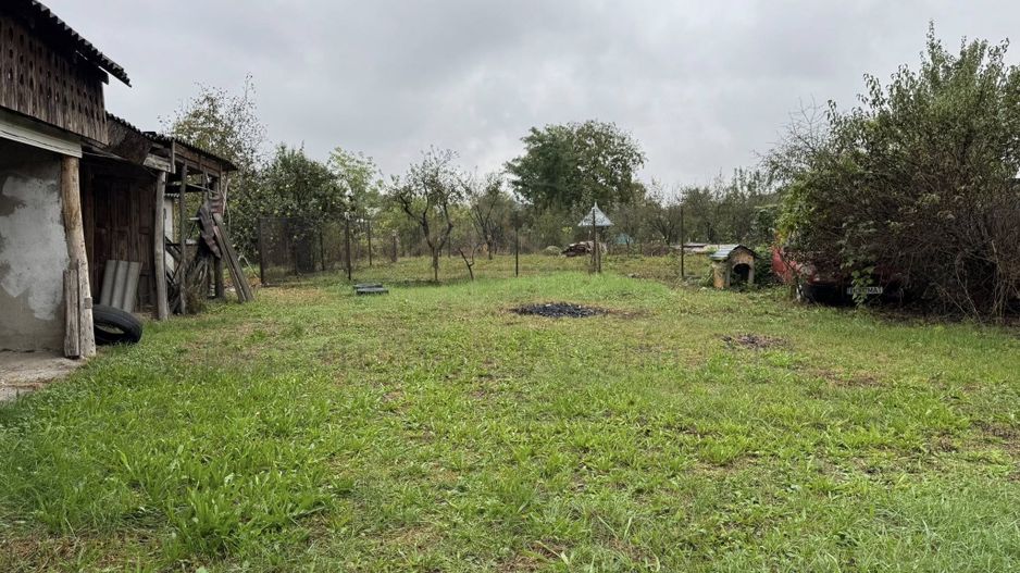 Casa + Spațiu comercial de vânzare în Onesti - Poză 12