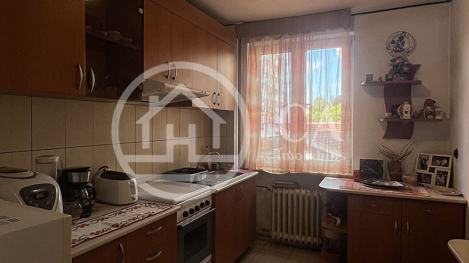Apartament cu 3 camere de vanzare Central, Oradea. - Poză 9