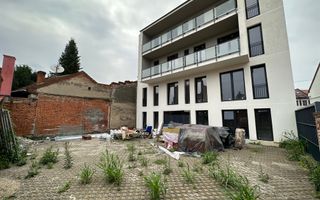 Cladire de birouri  Central pretabil activități medicale - Poză 2