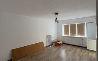 De inchiriat apartament cu 2 camere nemobilat, I. C. Frimu, etaj 3, 300 Eur - Poză 4