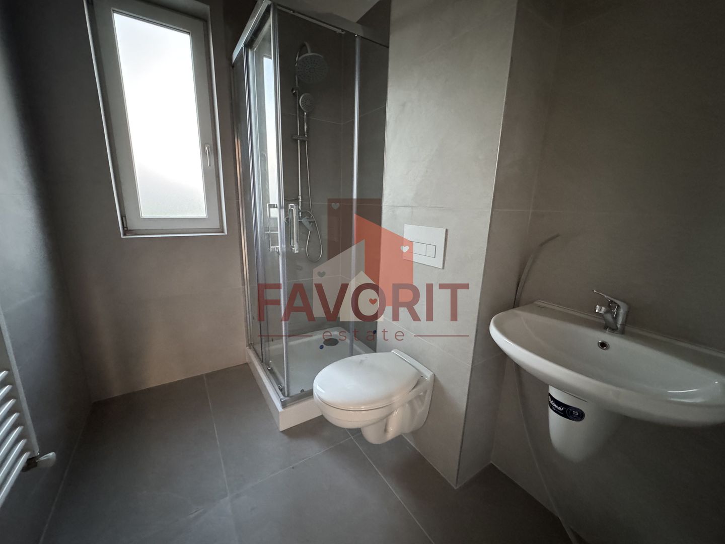 Etaj intermedar.  Decomandat. Cu 2 bai - Poză 10