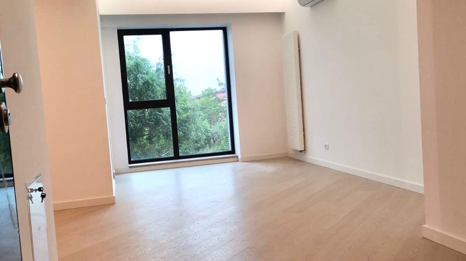 Cortina North || Studio || Comision 0% - Poză 1