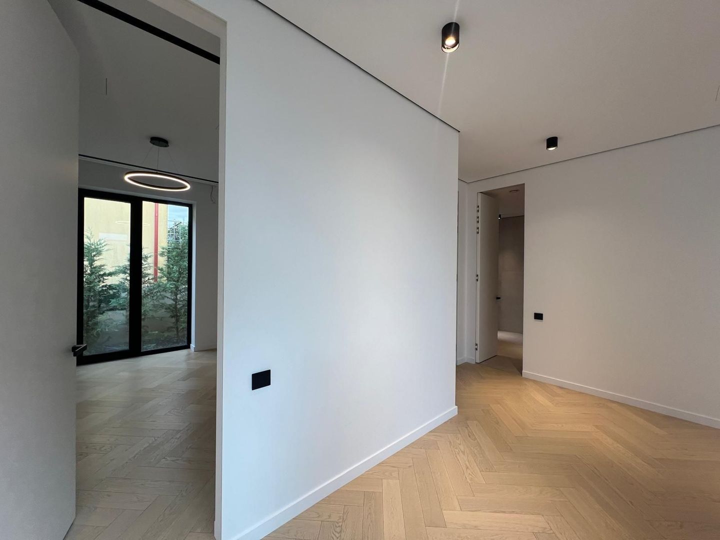 Vila eleganta | arhitectura moderna, panouri solare, finisaje premium și piscina - Poză 18