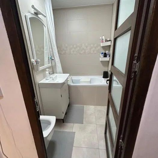 APARTAMENT 3 CAMERE DECOMANDAT & RENOVAT CENTRALA TERMICA BLOC 1978 PACII - Poză 7