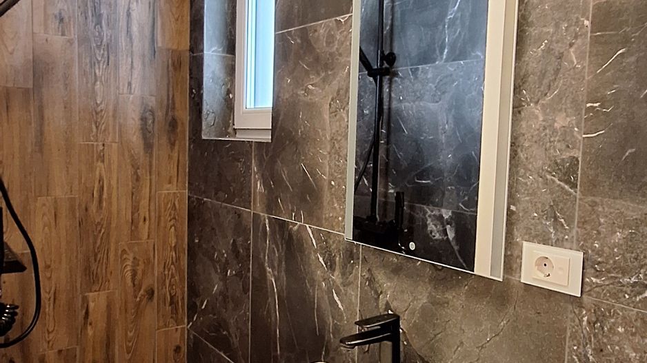 Duplex superb despartit prin garaj - Poză 6