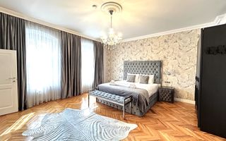 Apartament renovat, cu garaj și pivnițe, în Centrul Istoric al Sibiului - Poză 1