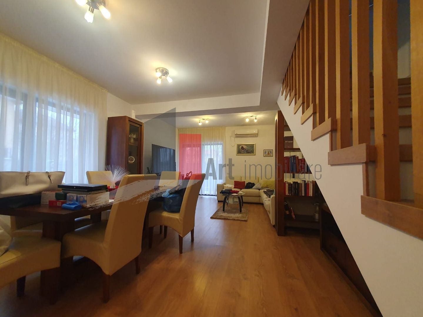 Vila de inchiriat Tunari - Nicolae Iorga - Poză 1