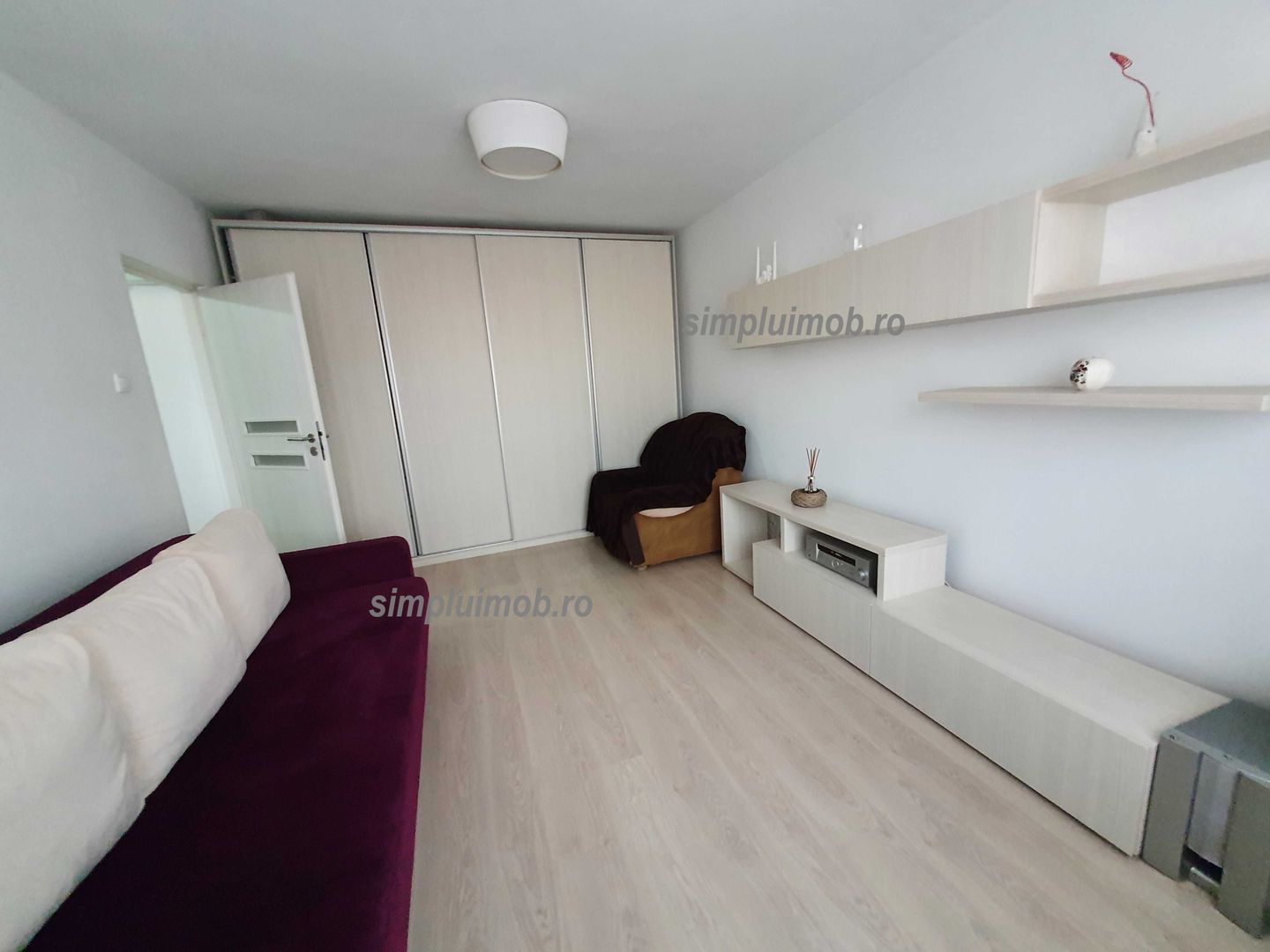 Garsoniere Moderna Aproape de Metrou - Poză 1