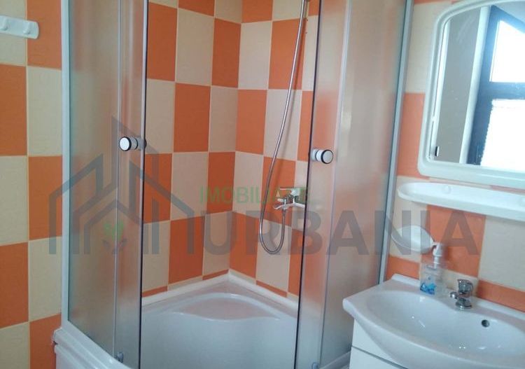 Inchiriez mansarda la casa - Poză 8