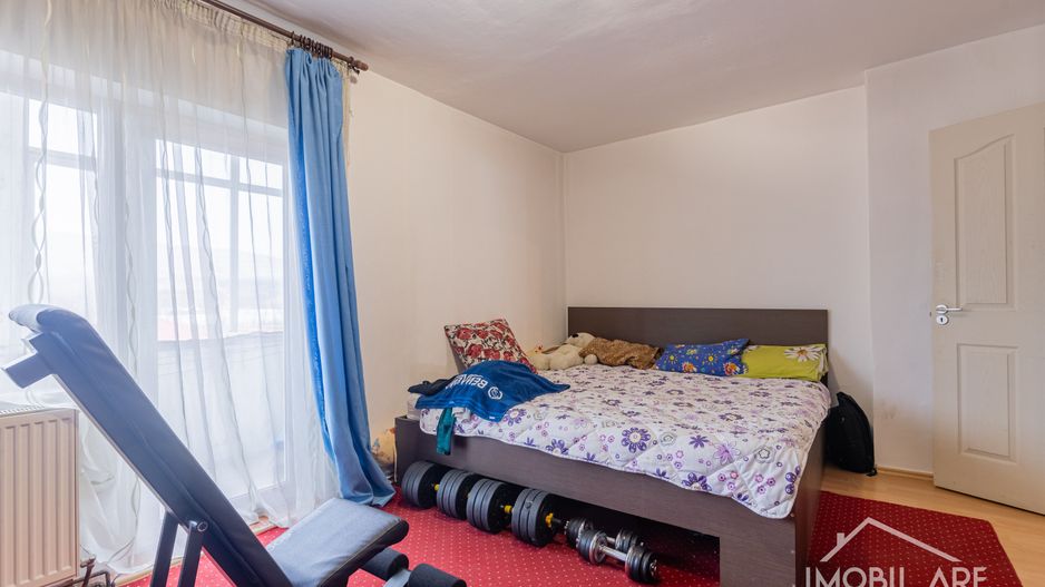 Apartament cu 3 camere de vânzare - Poză 8