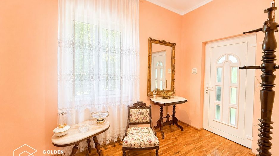 Apartament la casa cu 3 camere, zona Centrala - Poză 3