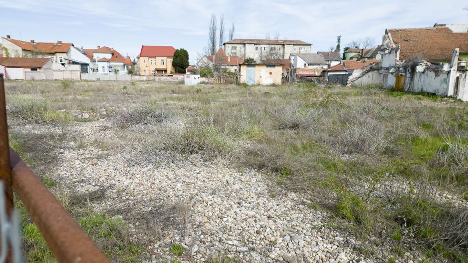 Teren intravilan de 5801 mp pe Andrei Șaguna, Arad - Poză 3