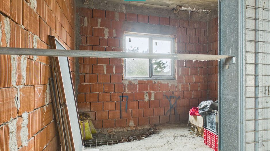 Casă la roșu cu etaj și 500 mp teren în Sântana - Poză 7