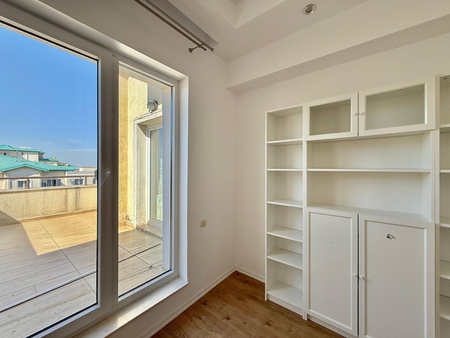 COSMOPOLIS - Apartament cu 3 camere, mobilat si utilat + 2 parcari - Poză 10