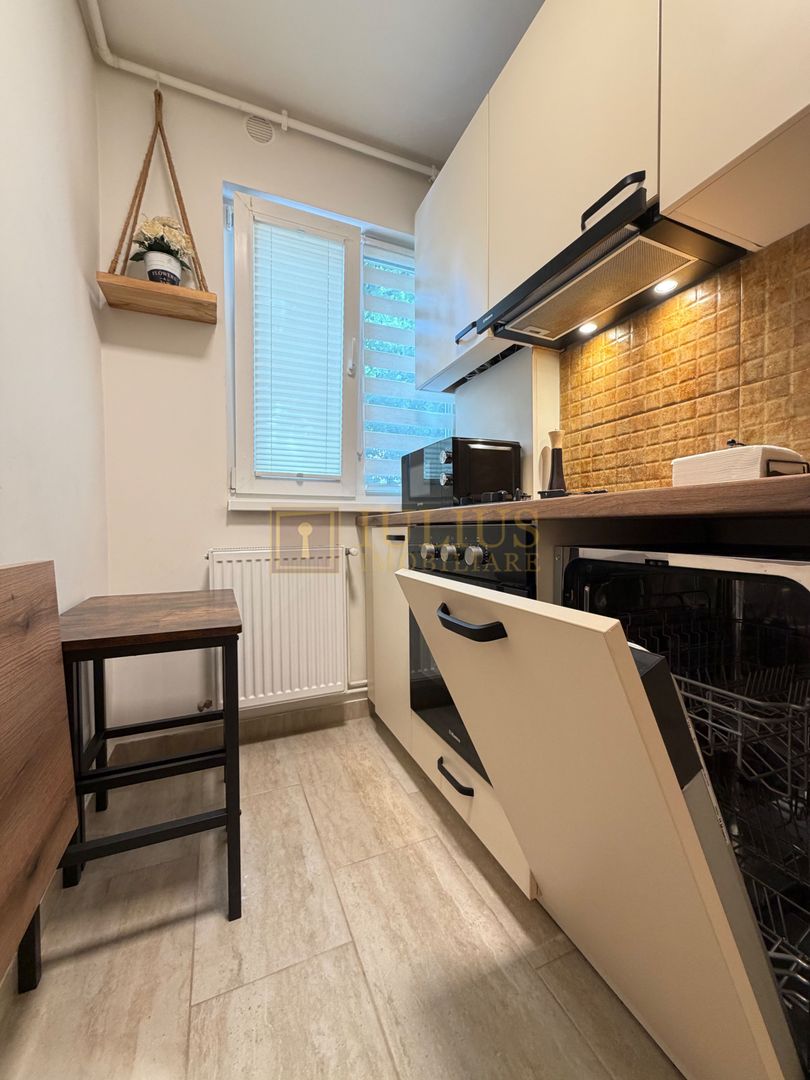 Mc Donald's - Spital Judetean Pius Brînzeu; centrala proprie, mobilar modern. - Poză 15