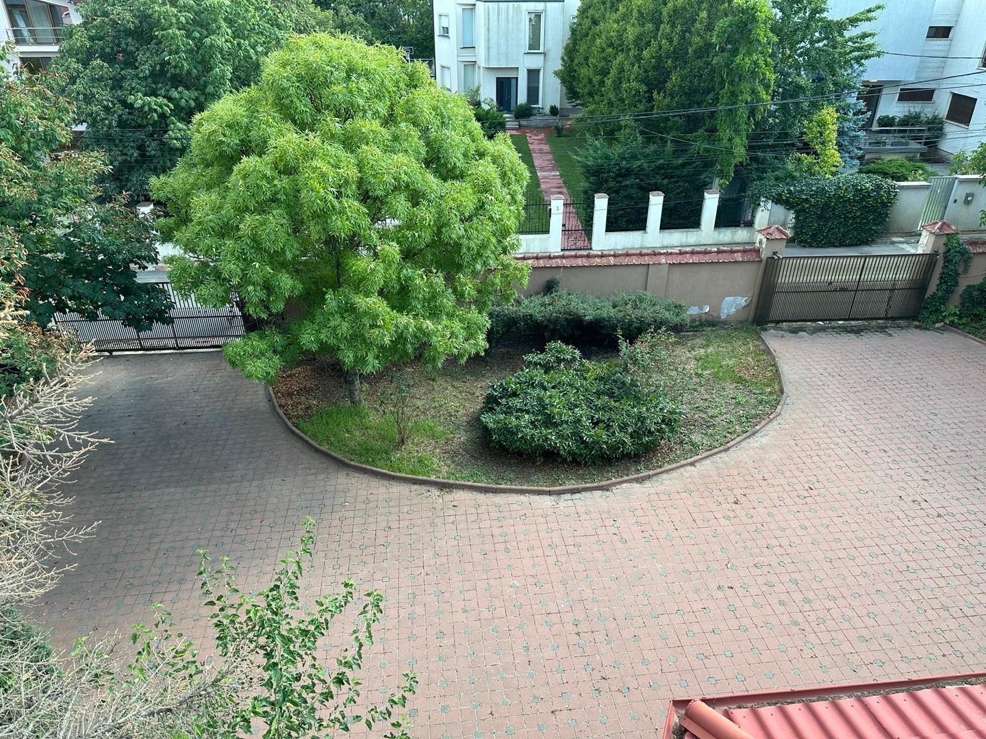 Pipera,  vilă P+1E+M, suprafata teren 2500 mp - Poză 4