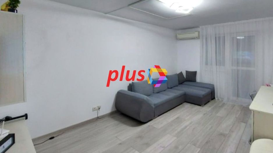 Apartament cu trei camere, zona Astra 58 mp - Poză 1