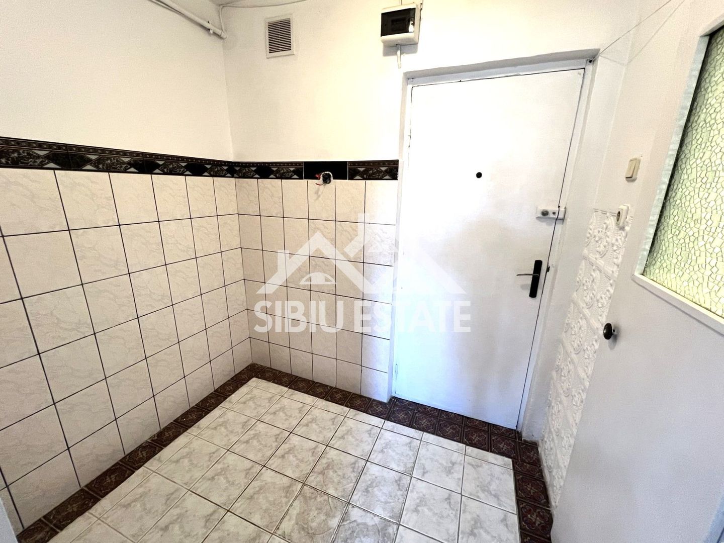 Garsoniera Sibiu, etaj 3, zona Compa - Poză 2