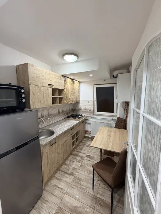 Garsonieră decomandată de închiriat | 33 mp | Centrală proprie | Zona Buziasului - Poză 1